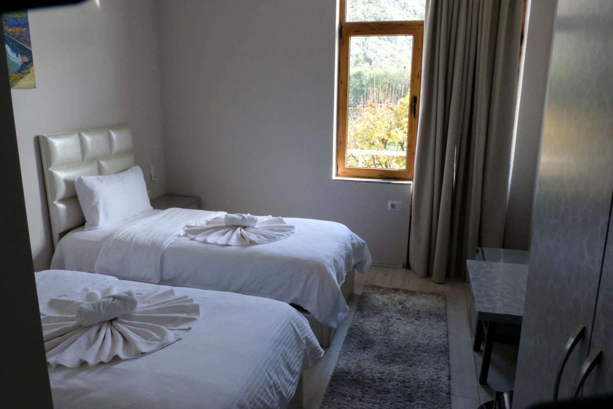Buna Park Hotel Berdic e Siperme