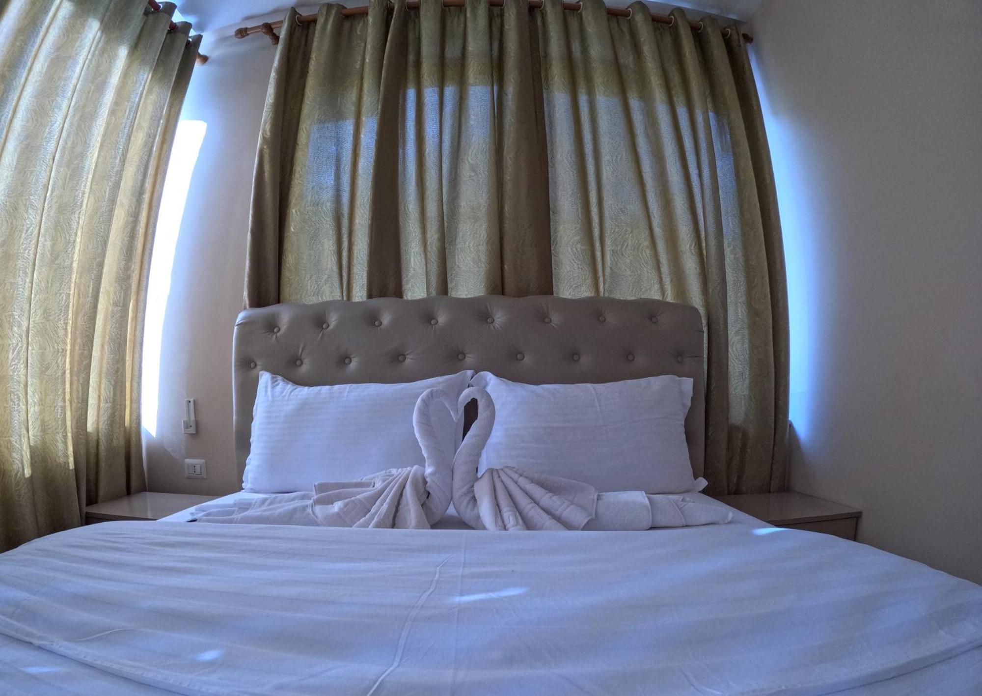 Buna Park Hotel Berdic e Siperme