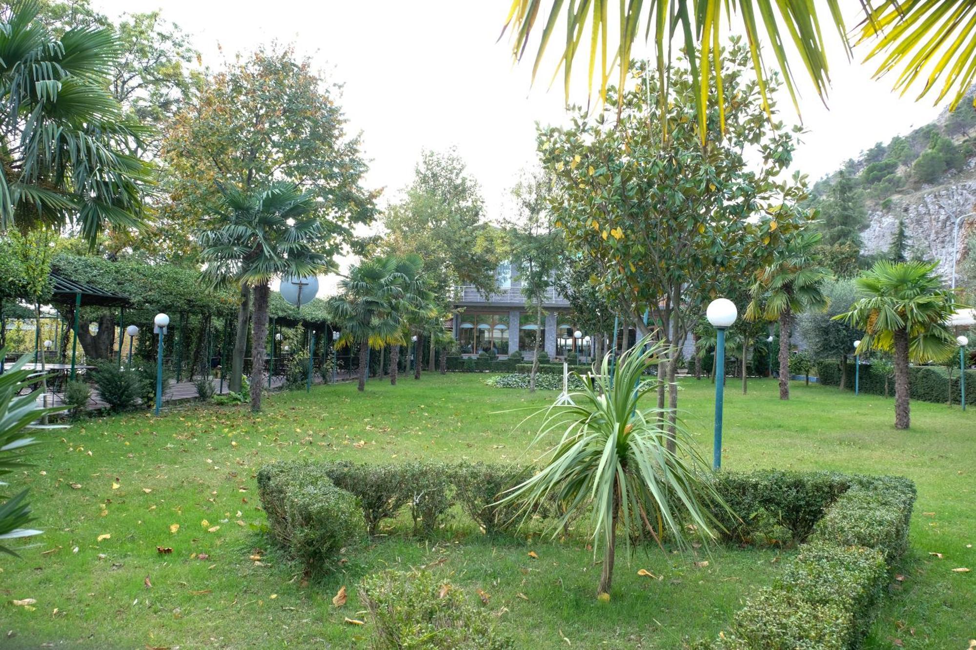 Buna Park Hotel Berdic e Siperme