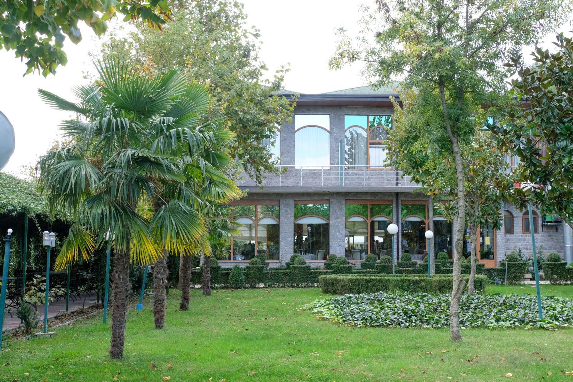 Hotel Buna Park Berdic e Siperme