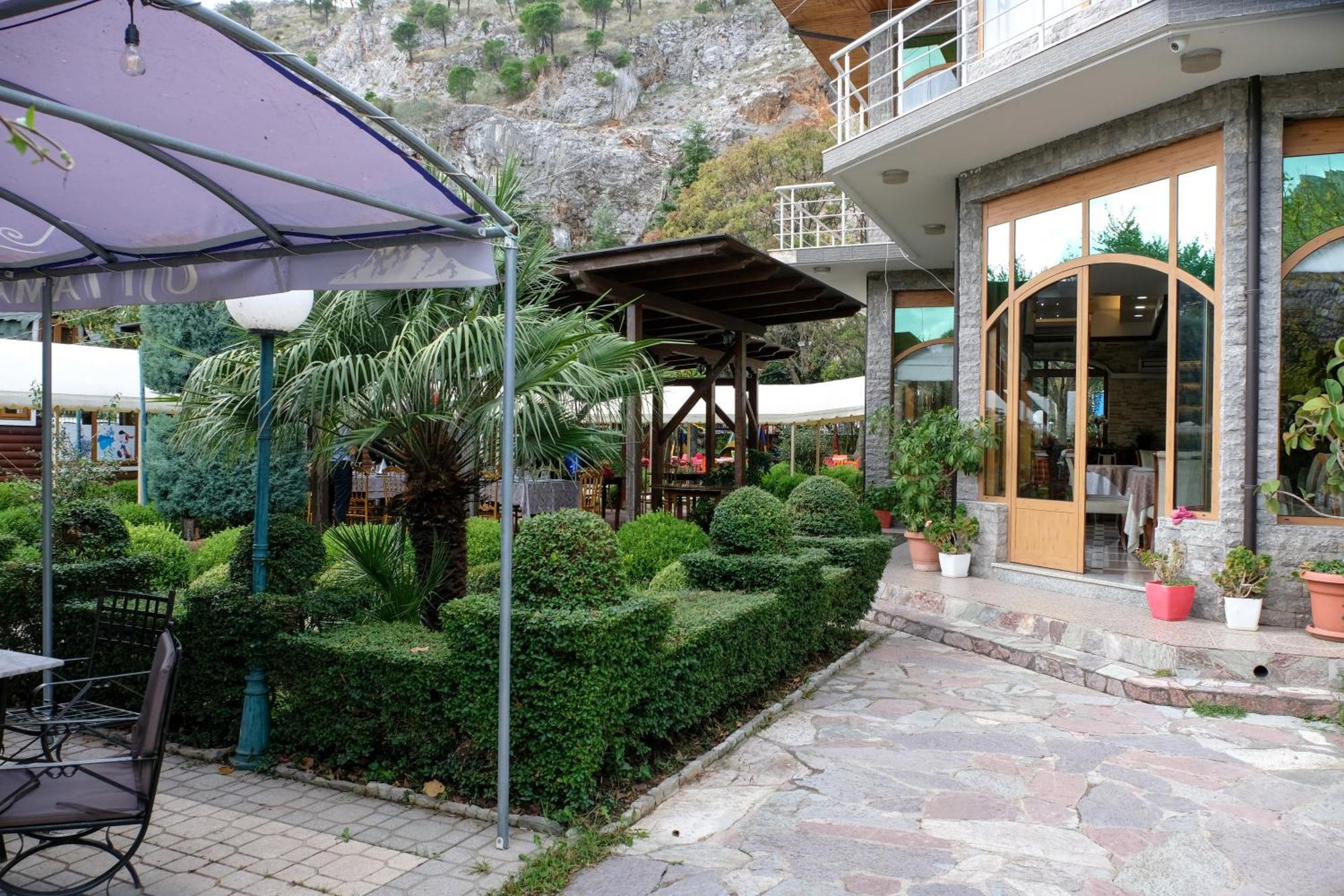 Buna Park Hotel Berdic e Siperme