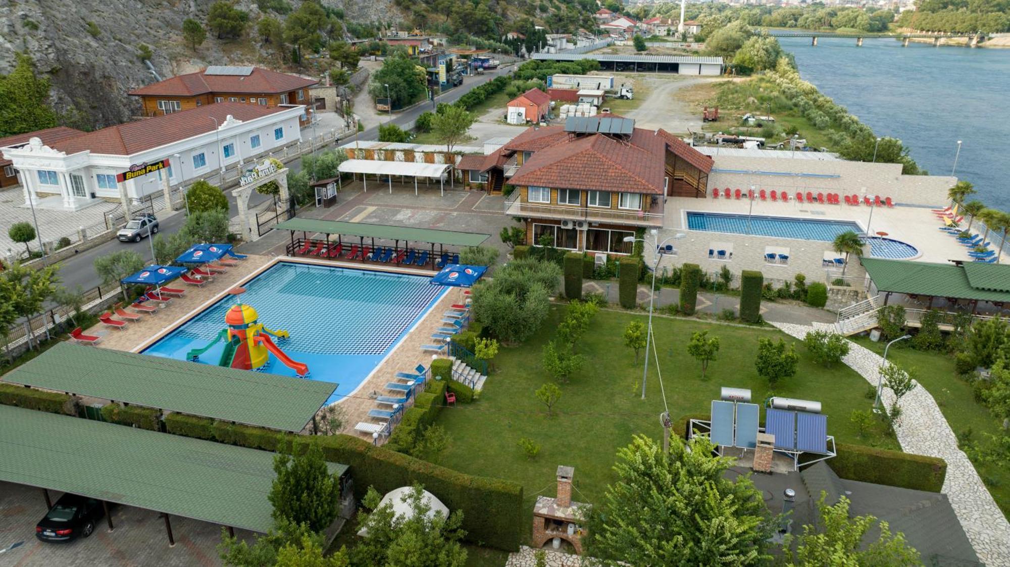 Buna Park Hotel Berdic e Siperme